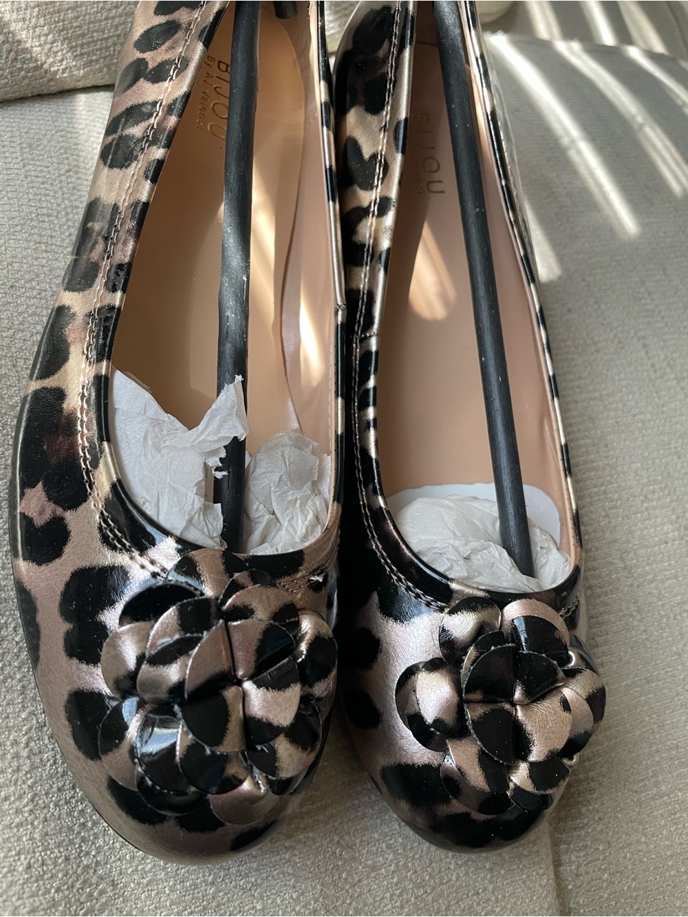 Leopard Print Ballet Flats with Floral Accent - Black & Beige
